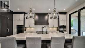 1301 TWIN OAKS DELL | Mississauga Ontario | Slide Image Twelve