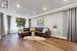 87 MCCALLUM DRIVE | Richmond Hill Ontario | Slide Image Three