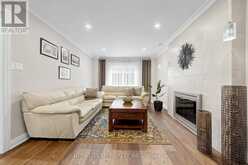 87 MCCALLUM DRIVE | Richmond Hill Ontario | Slide Image Eight