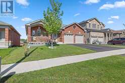 14 HEWSON STREET | Penetanguishene Ontario | Slide Image Three