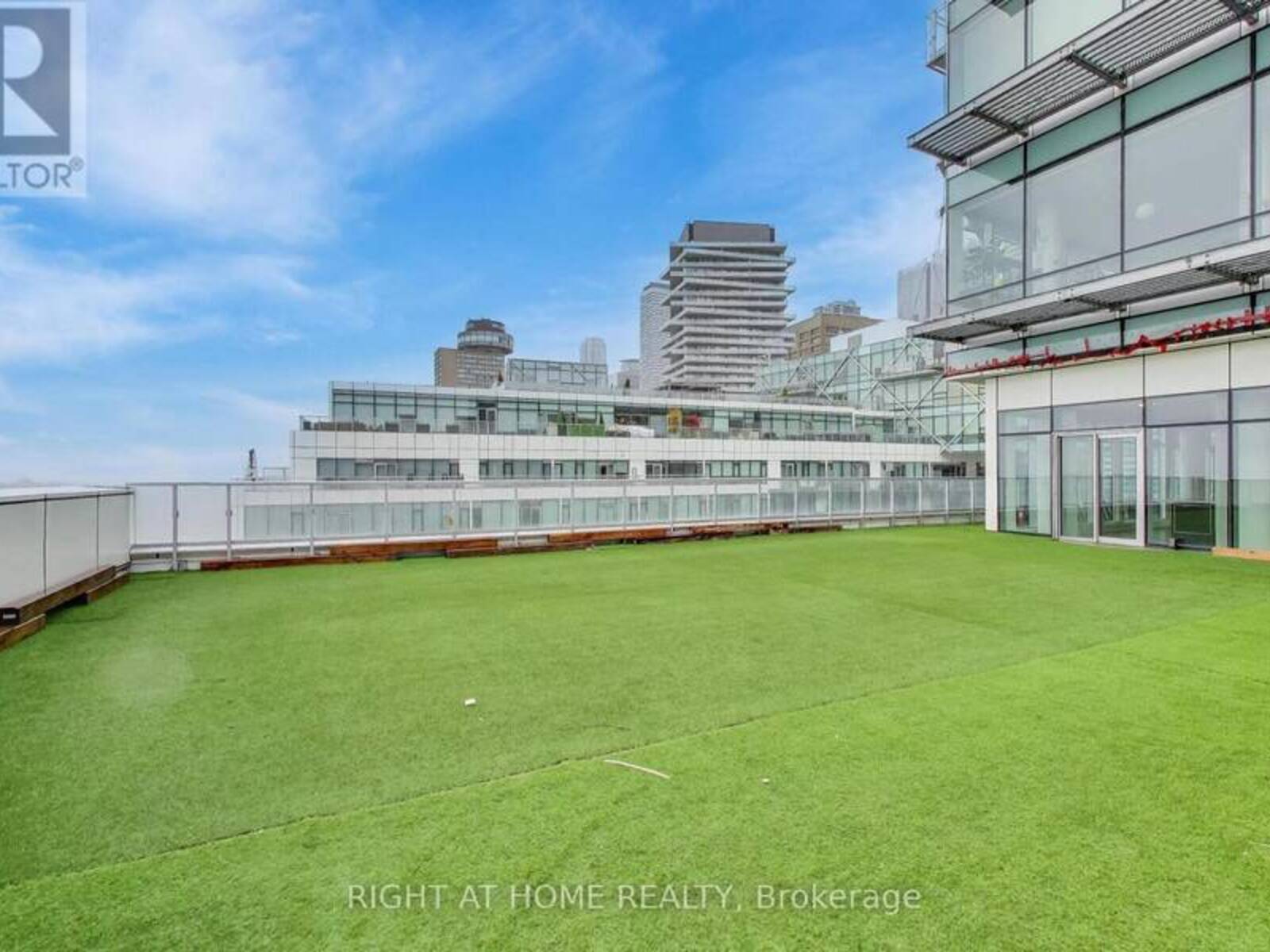 1126 - 39 QUEENS QUAY E, Toronto, Ontario M5E 0A5
