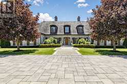 19 AWESOME AGAIN LANE | Aurora Ontario | Slide Image Three