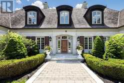 19 AWESOME AGAIN LANE | Aurora Ontario | Slide Image Four
