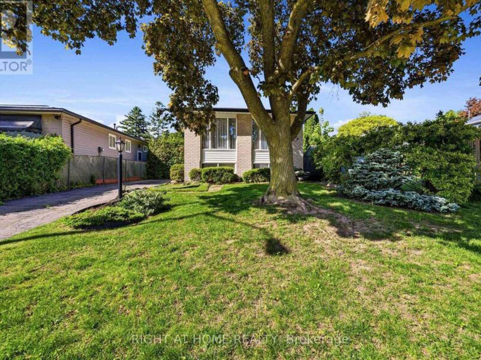 450 BRIGADOON DRIVE, Hamilton, Ontario L9C 6E4