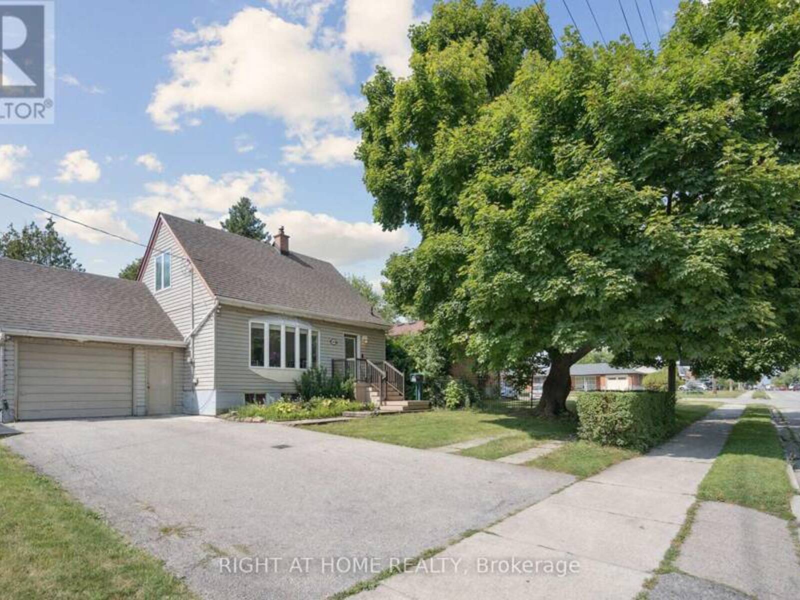 2343 MOUNTAINSIDE DRIVE, Burlington, Ontario L7P 1C1