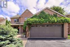 204 CROSSLAND GATE | Newmarket Ontario | Slide Image Three