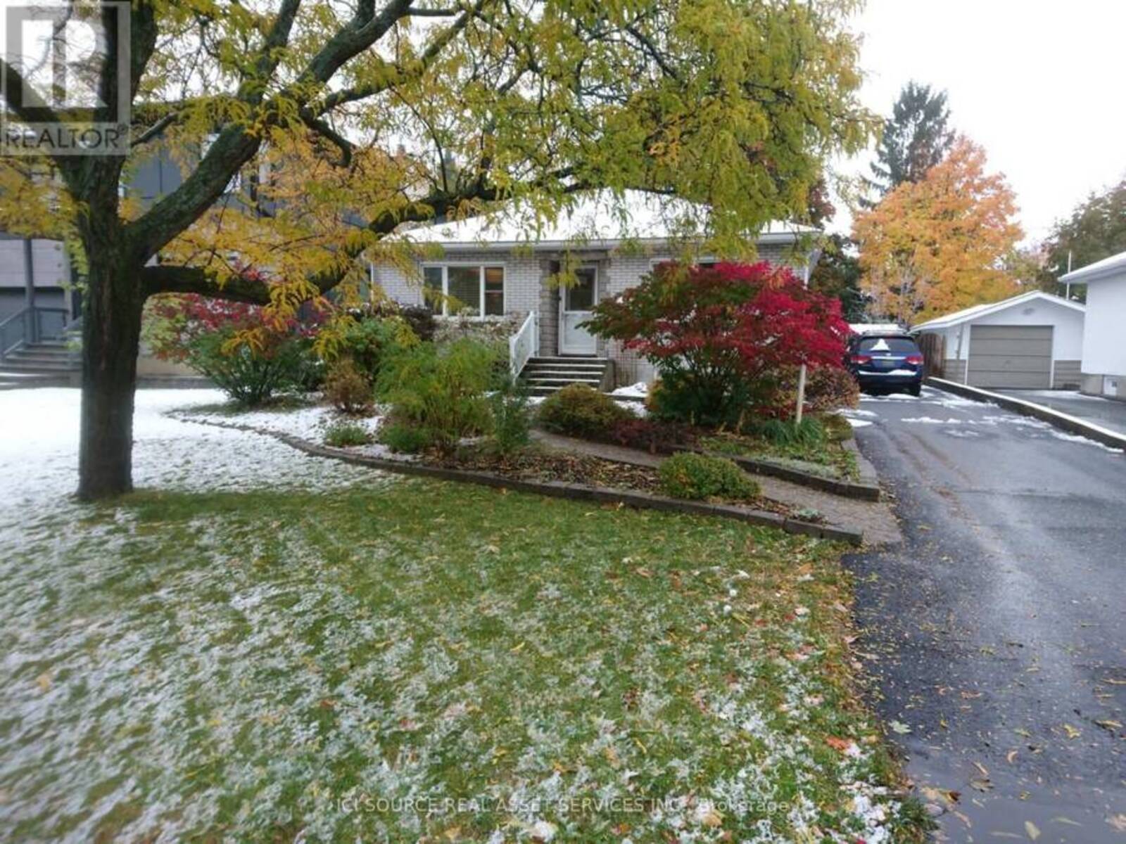 312 MOUNTBATTEN AVENUE, Ottawa, Ontario K1H 5W3