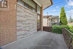 7 DAYSTROM DRIVE | Toronto Ontario | Slide Image Two