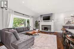 600 DEBORAH CRESCENT | Burlington Ontario | Slide Image Three