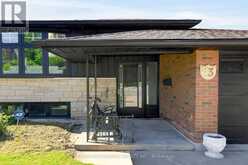 83 RIVERDALE DRIVE | Hamilton Ontario | Slide Image Two