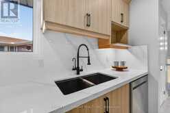 83 RIVERDALE DRIVE | Hamilton Ontario | Slide Image Eight