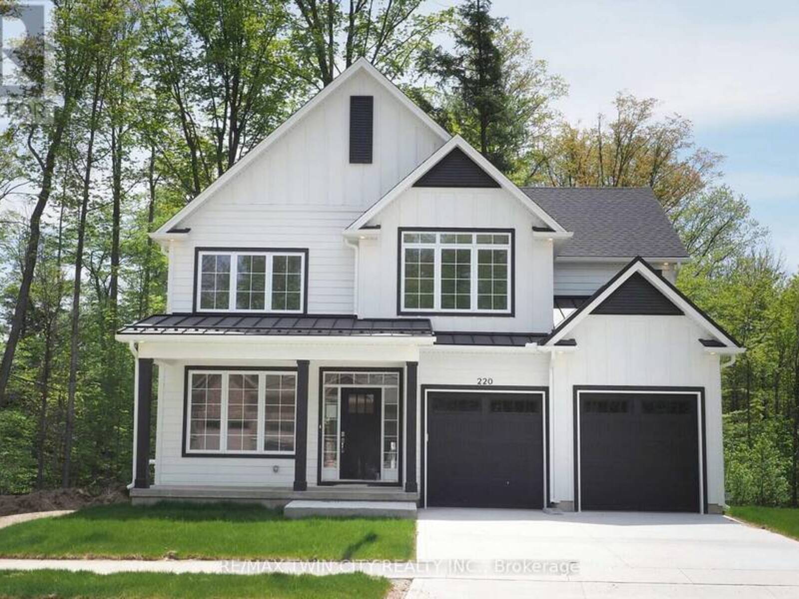 220 JEFFREY PLACE, Kitchener, Ontario N2C 2T7