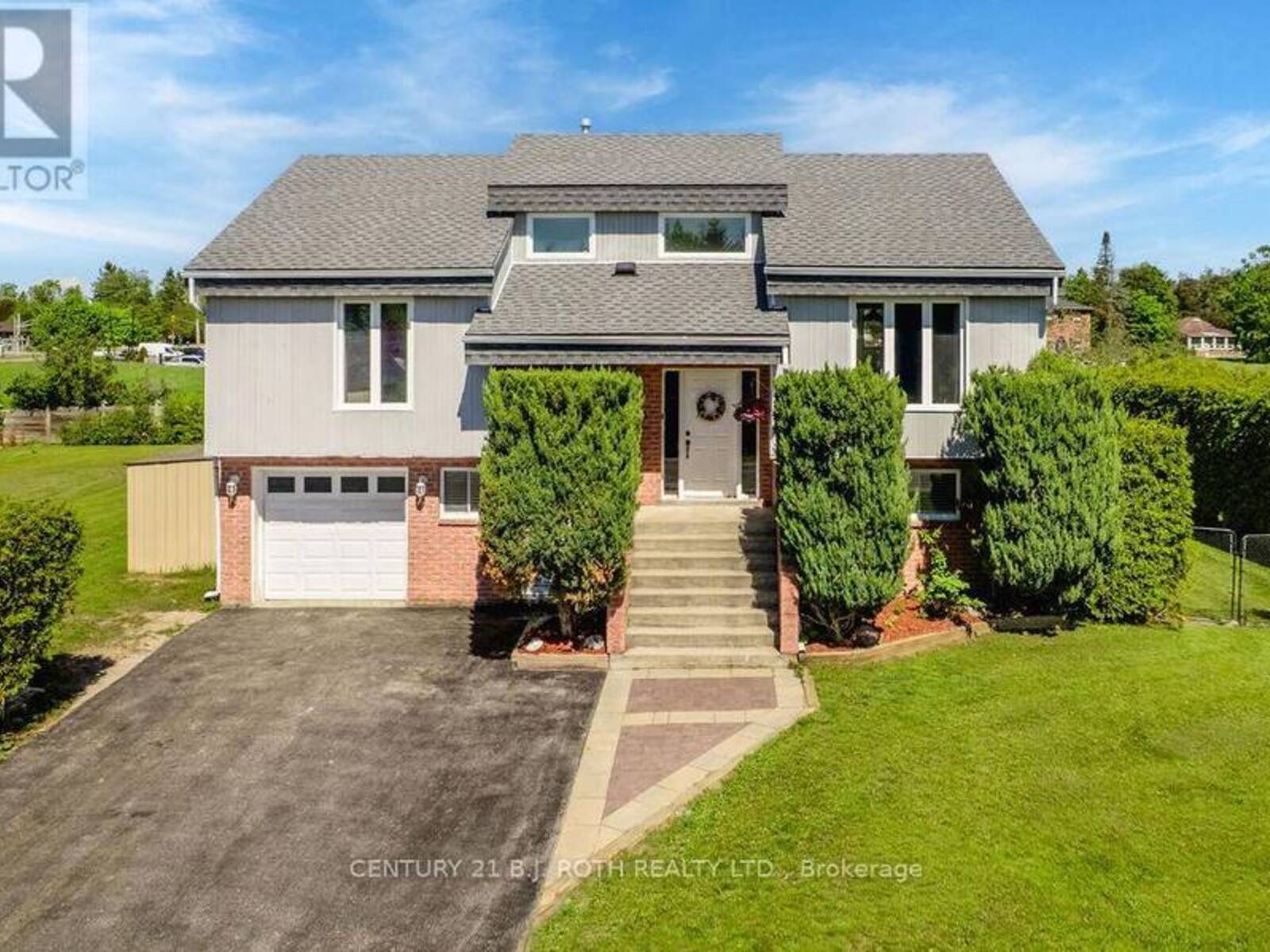 2823 SMALL STREET, Innisfil, Ontario L9S 1H2