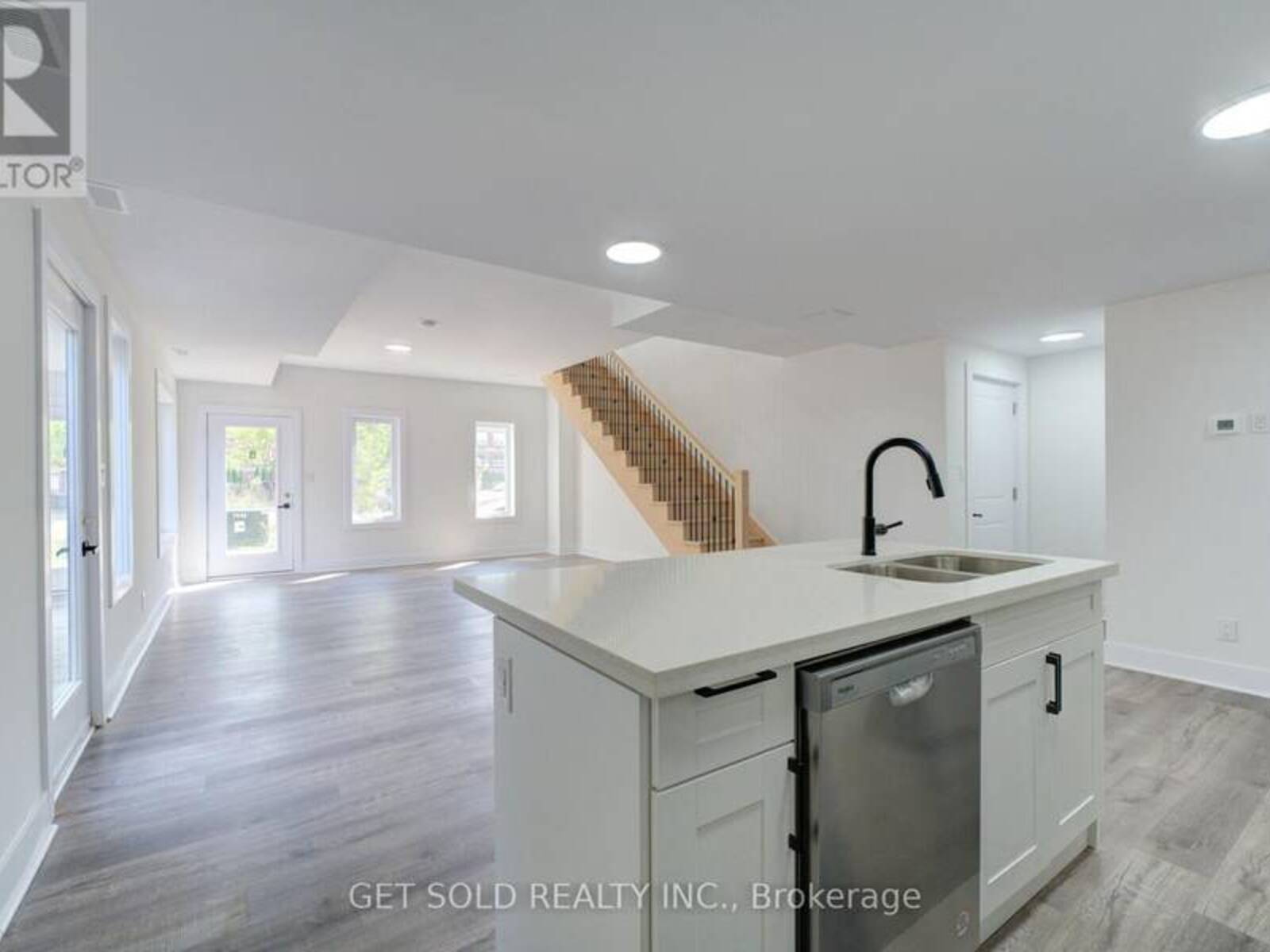 8 - 6701 THOROLD STONE ROAD, Niagara Falls, Ontario L2J 1B3