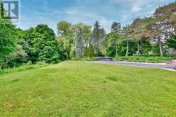 14 PARK LANE CIRCLE | Toronto Ontario | Slide Image Nine