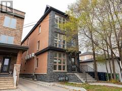 2 HYDE AVENUE Toronto Ontario, M6M 1J3