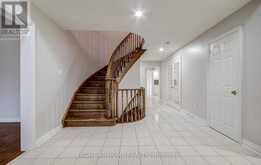 560 CHAGALL COURT | Mississauga Ontario | Slide Image Three