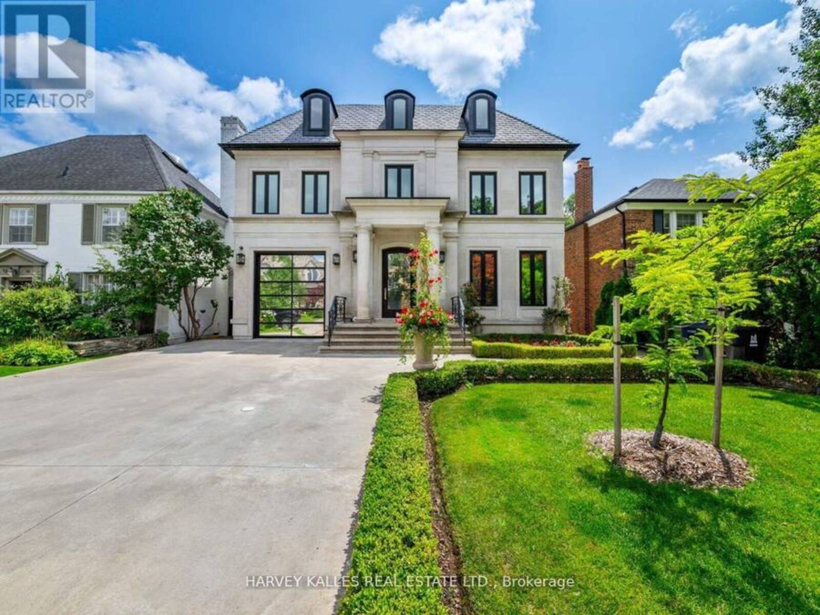 327 CORTLEIGH BOULEVARD, Toronto, Ontario M5N 1B2