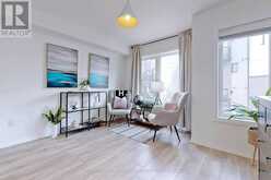 27 THOMAS MULHOLLAND DRIVE | Toronto Ontario | Slide Image Twenty