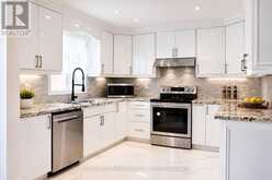 92 WELDRICK ROAD E | Richmond Hill Ontario | Slide Image Eleven