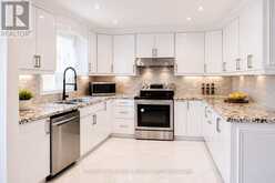 92 WELDRICK ROAD E | Richmond Hill Ontario | Slide Image Twelve