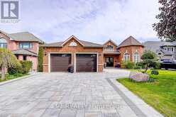 585 HOLGATE CIRCLE | Newmarket Ontario | Slide Image One