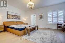 585 HOLGATE CIRCLE | Newmarket Ontario | Slide Image Twenty-two
