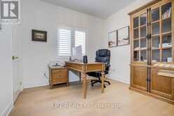 585 HOLGATE CIRCLE | Newmarket Ontario | Slide Image Twenty-six
