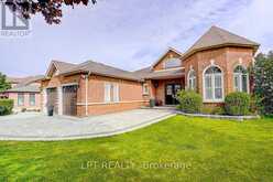 585 HOLGATE CIRCLE | Newmarket Ontario | Slide Image Two
