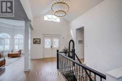 585 HOLGATE CIRCLE | Newmarket Ontario | Slide Image Six