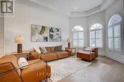 585 HOLGATE CIRCLE | Newmarket Ontario | Slide Image Seven