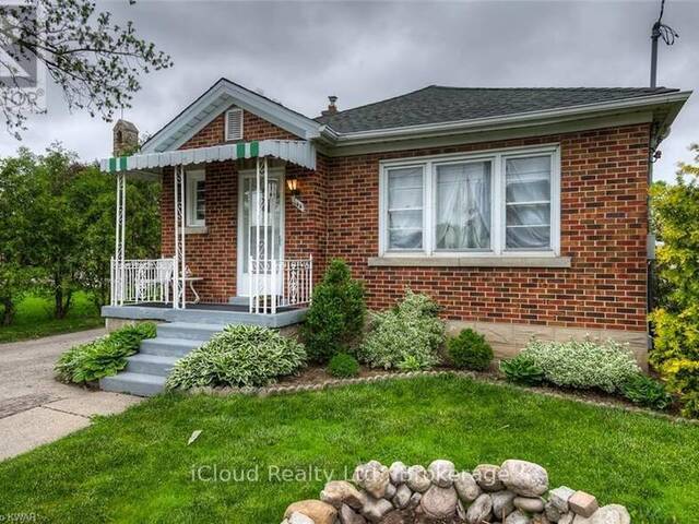 444 STIRLING AVENUE S Kitchener Ontario, N2M 3J1 - 5 Bedrooms Home For Sale