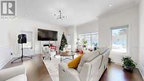 3 MARY WILLSON COURT | East Gwillimbury Ontario | Slide Image Two