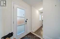 9376 BAYVIEW AVENUE | Richmond Hill Ontario | Slide Image Three