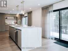 7 SHADY OAKS CRESCENT | Toronto Ontario | Slide Image Thirteen