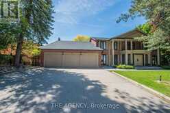 7 SHADY OAKS CRESCENT | Toronto Ontario | Slide Image Three
