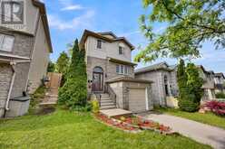 34 PHAIR CRESCENT | London Ontario | Slide Image Three