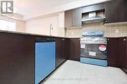 201 - 320 JOHN STREET | Markham Ontario | Slide Image Thirteen