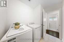 1 BEE CRESCENT | Brantford Ontario | Slide Image Nineteen