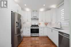 194 LAKESHORE ROAD W | Mississauga Ontario | Slide Image Twelve