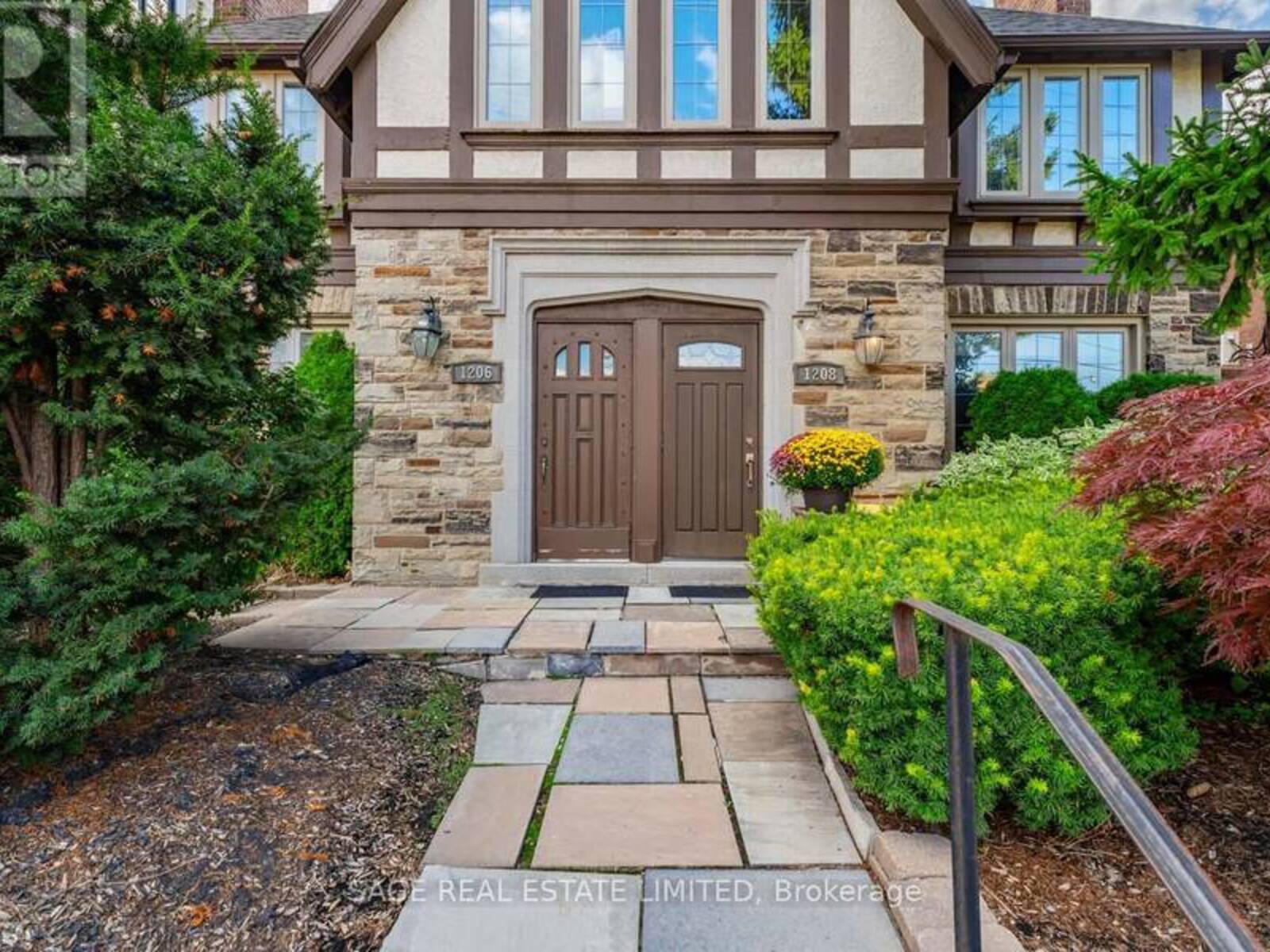 1208 AVENUE ROAD, Toronto, Ontario M5N 2G4