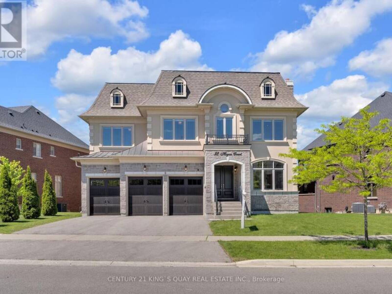 32 HOGAN COURT, King, Ontario L7B 0M1
