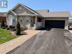 227 VICTORIA AVENUE N Lindsay Ontario, K9V 6C9