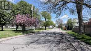 4890 SAINT CLAIR AVENUE | Niagara Falls Ontario | Slide Image Eight