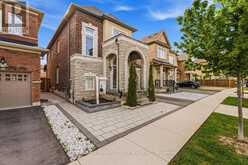 3294 CHARLES FAY PASSAGE E | Oakville Ontario | Slide Image Three