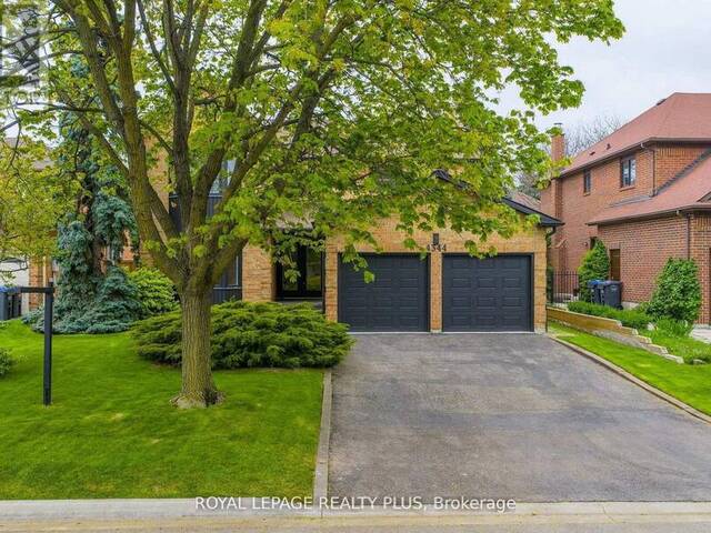 4344 DALLAS COURT Mississauga Ontario, L4W 4G7 - 5 Bedrooms Home For Sale