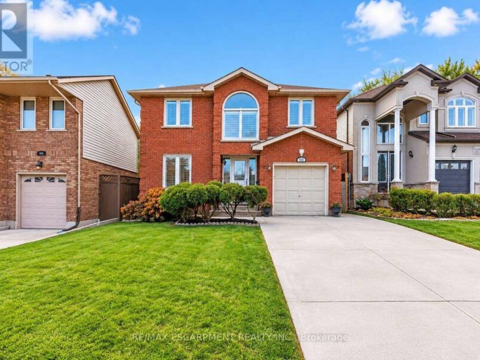 113 GREENSHIRE DRIVE, Hamilton, Ontario L9C 7G5