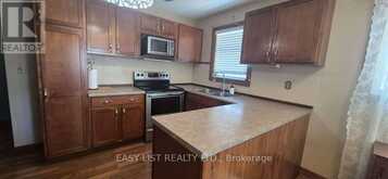 2371 ALEXIS ROAD | Windsor Ontario | Slide Image Three