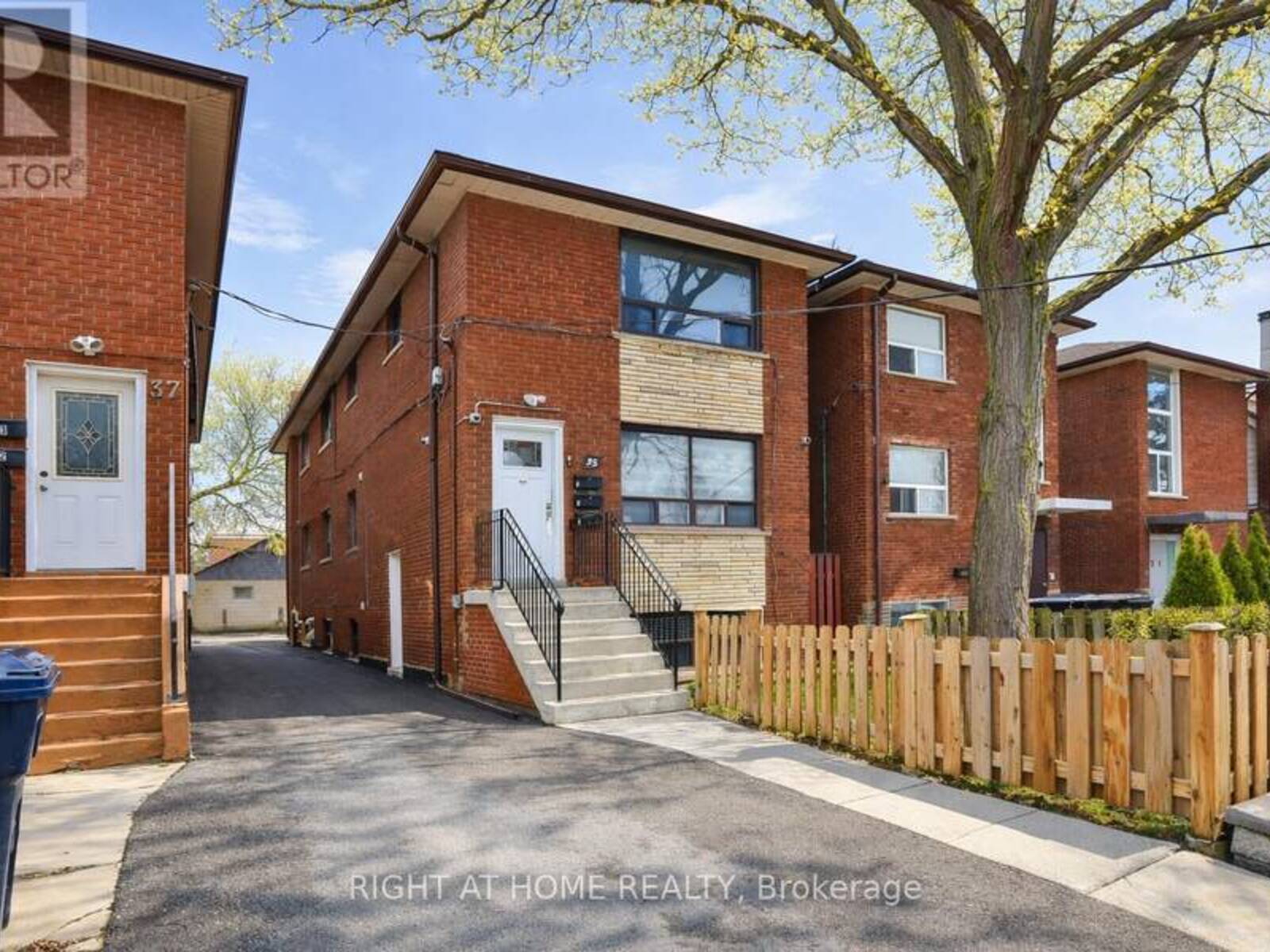 35 FIFTEENTH STREET, Toronto, Ontario M8V 3J3