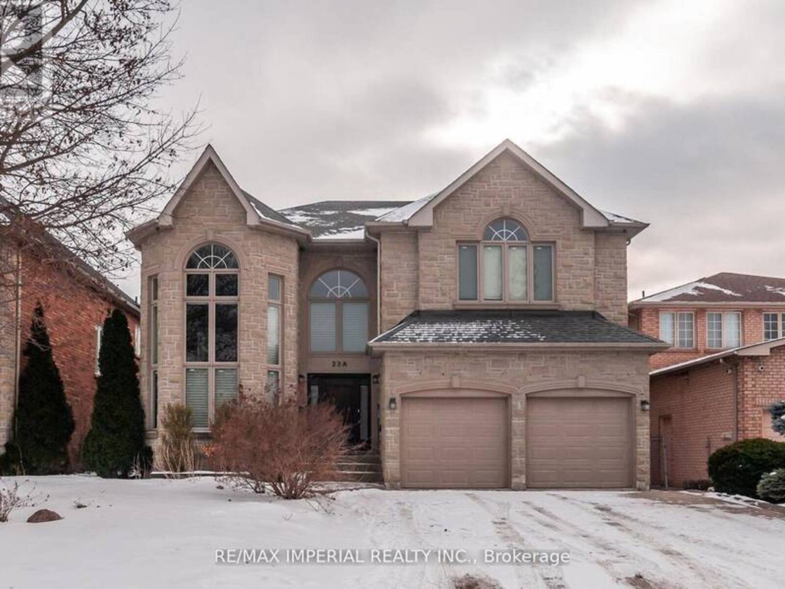 23A MACKAY DRIVE, Richmond Hill, Ontario L4C 6N9